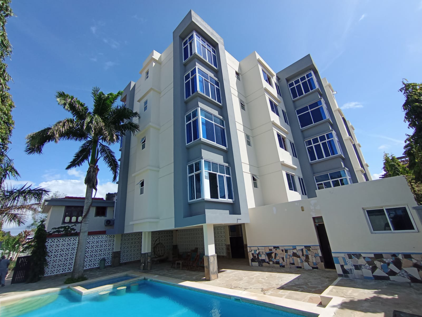 Himaya Avenue Suites