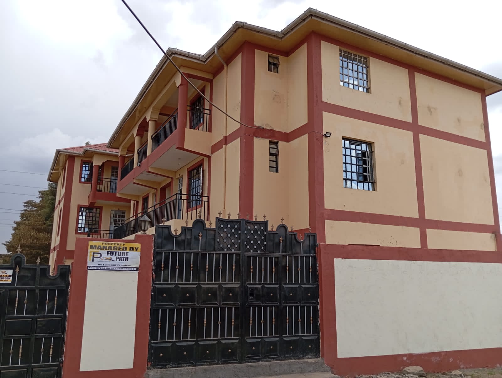 Stem-Pipeline Apartments